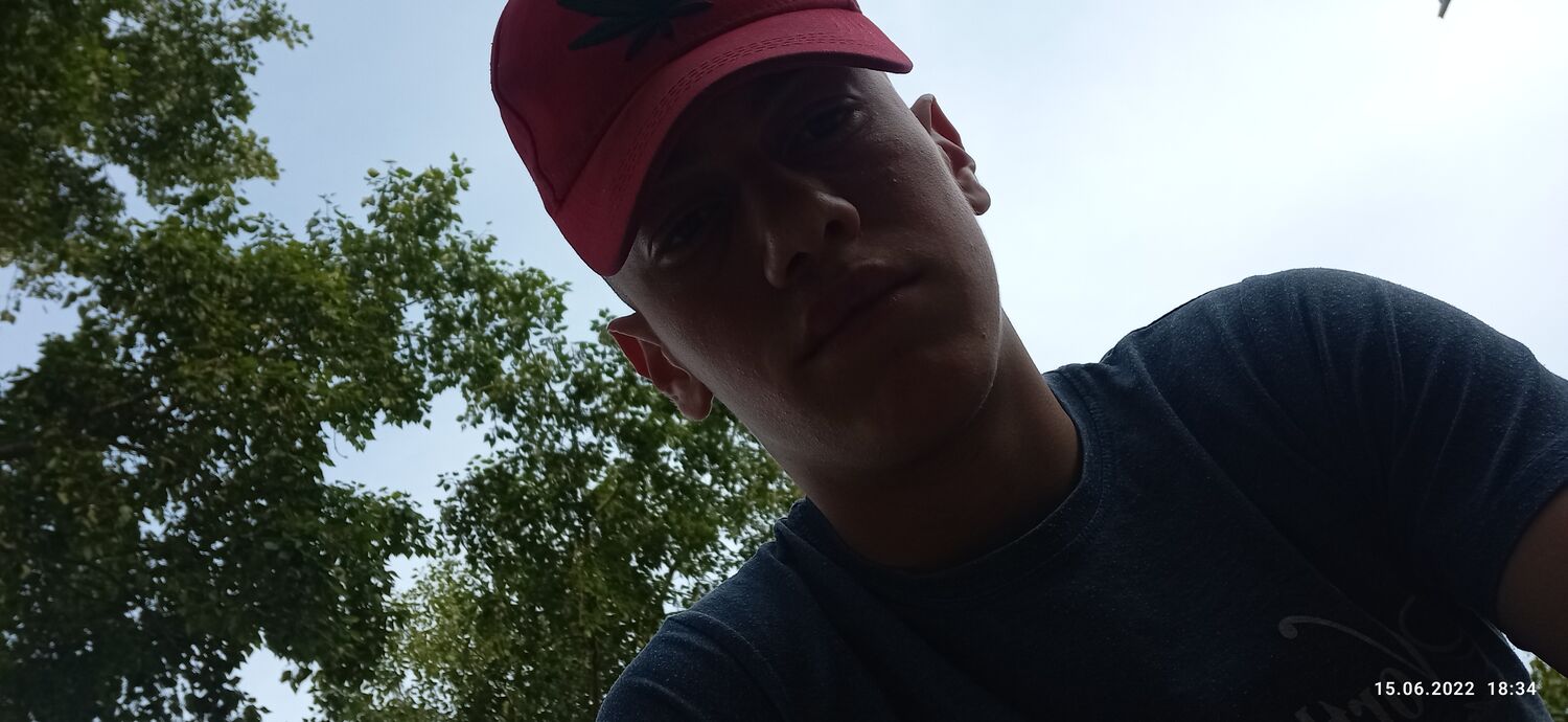  27113175  Ivan, 21 ,    -