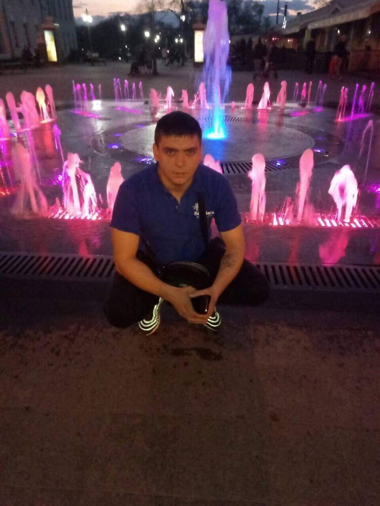  13093495  Viktor, 34 ,     