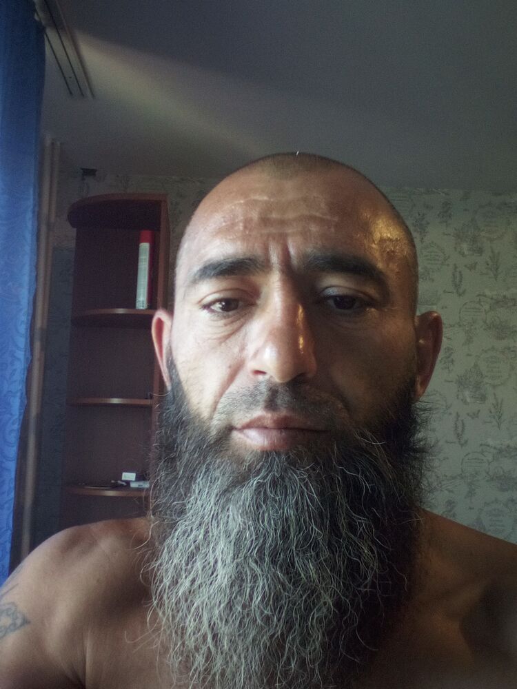 52530115  Hayk, 41 ,    