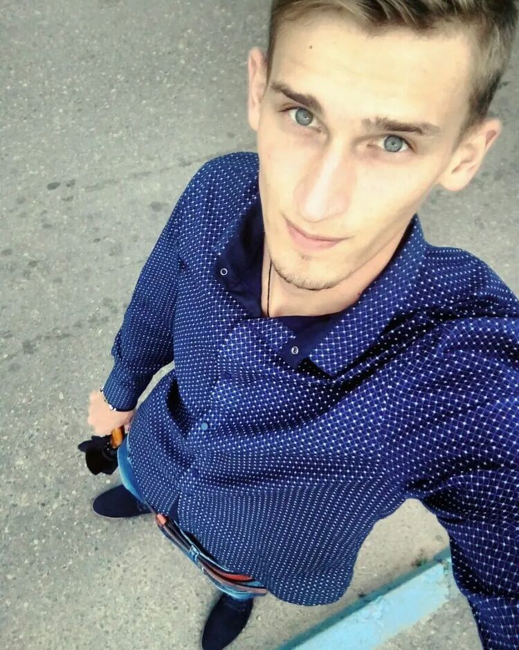  ,   Leon, 27 ,   ,   , c , 