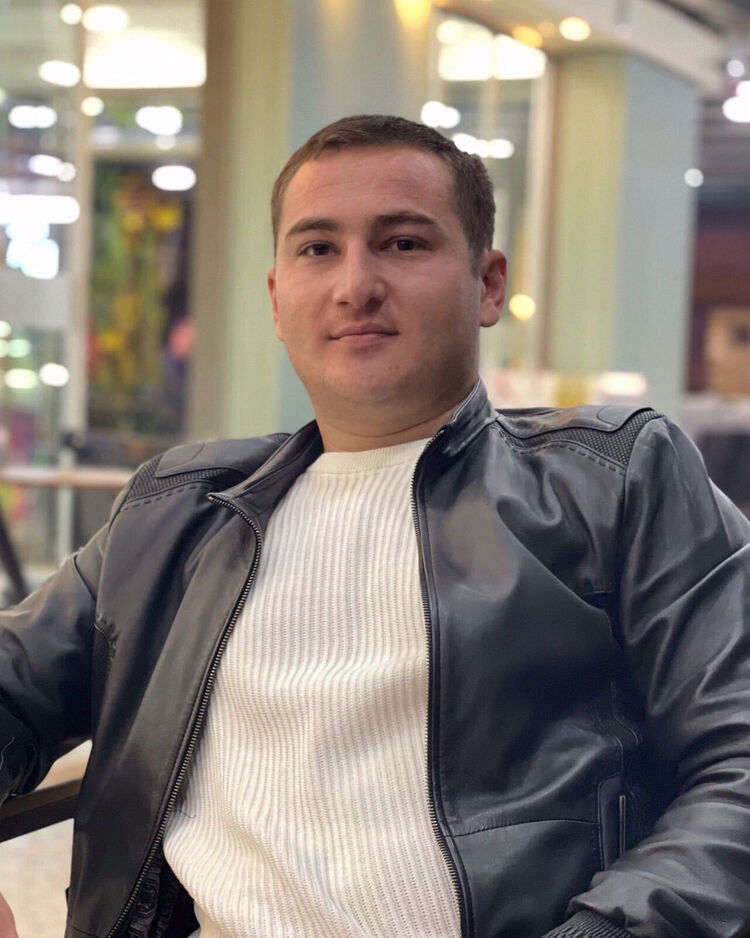  ,   Ali, 34 ,   ,   