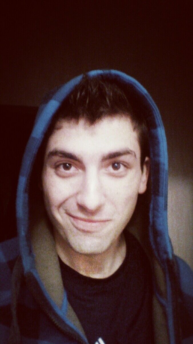  -,   Artur, 32 ,   ,   , c 