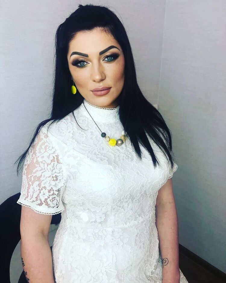  ,   Veronicka, 32 ,  