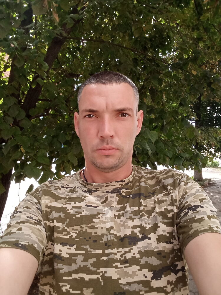 28660615  , 37 ,    