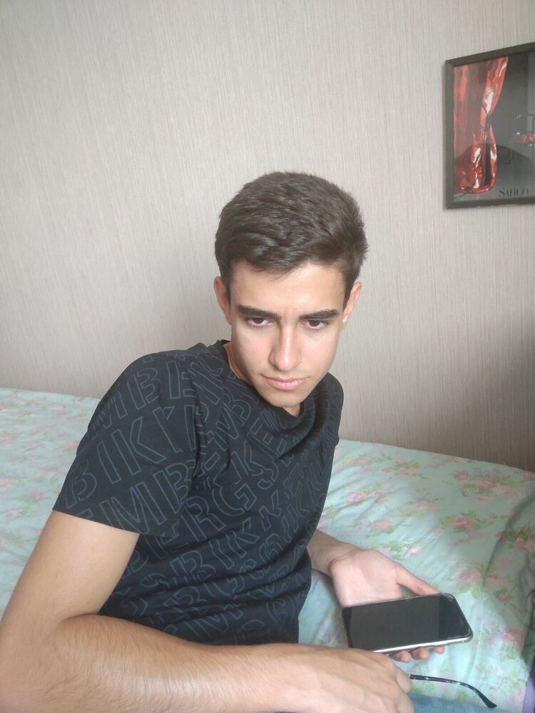  33237755  Serge, 23 ,    