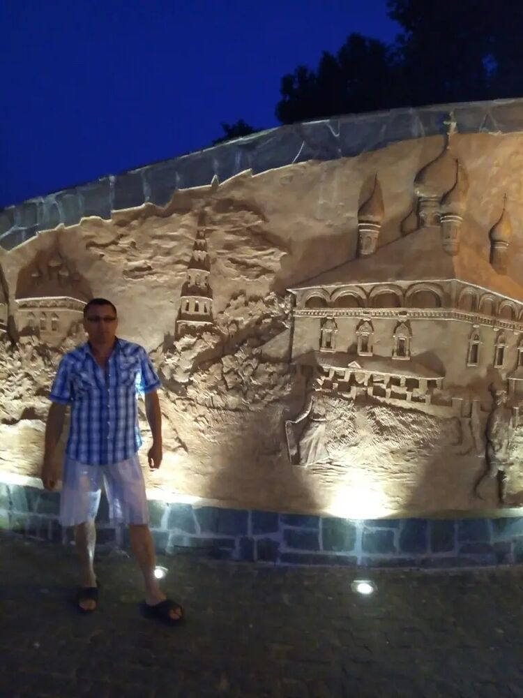  38122025  Nikolay, 40 ,    