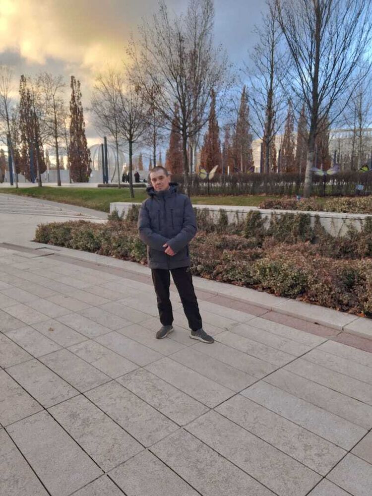  ,   Konstantin, 42 ,   ,   , c , 