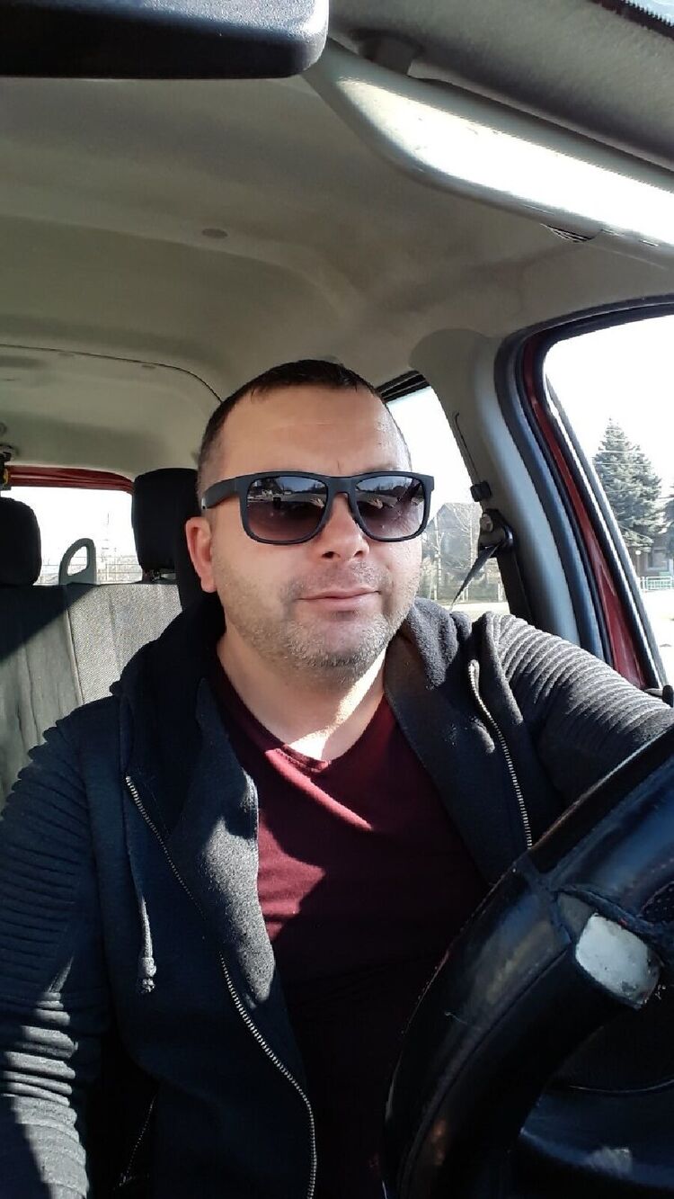  23685465  Vitalic, 46 ,    