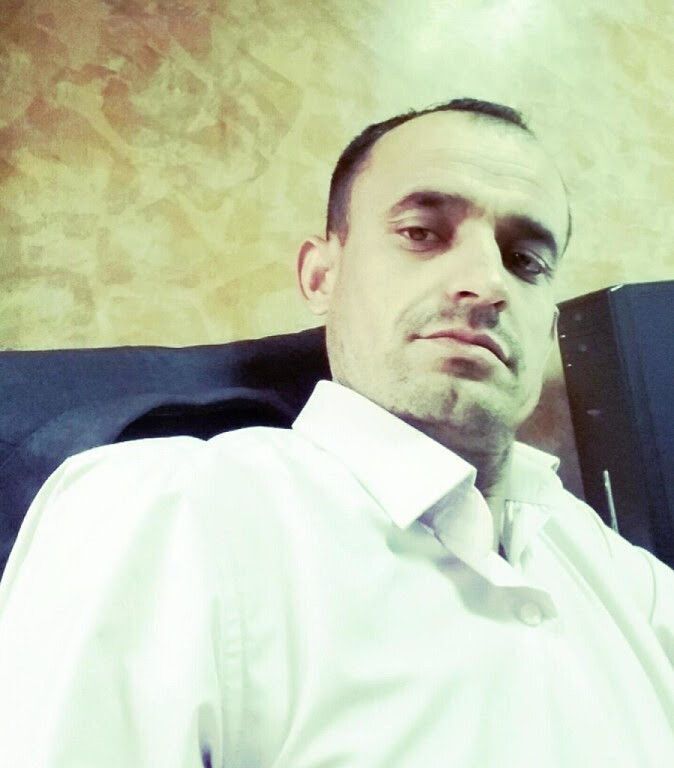  35152135  Karim, 46 ,    