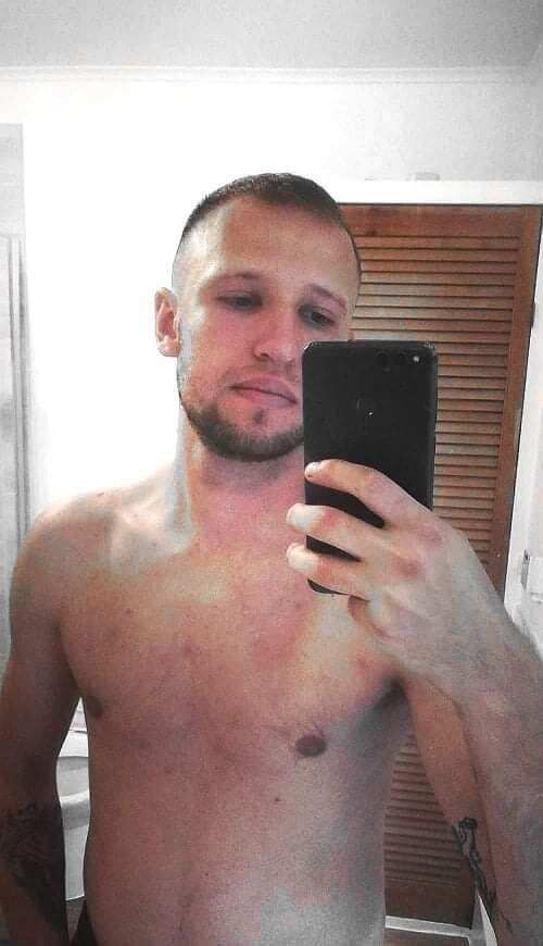  37688685  Kevin, 28 ,    