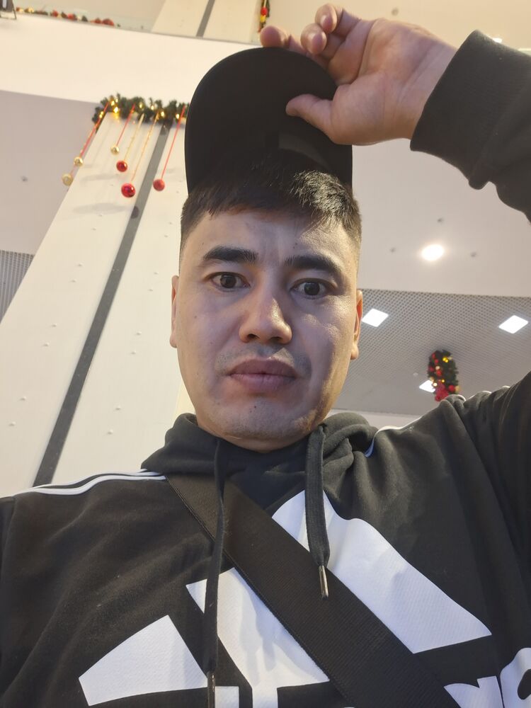  52936975  Rinat, 33 ,    