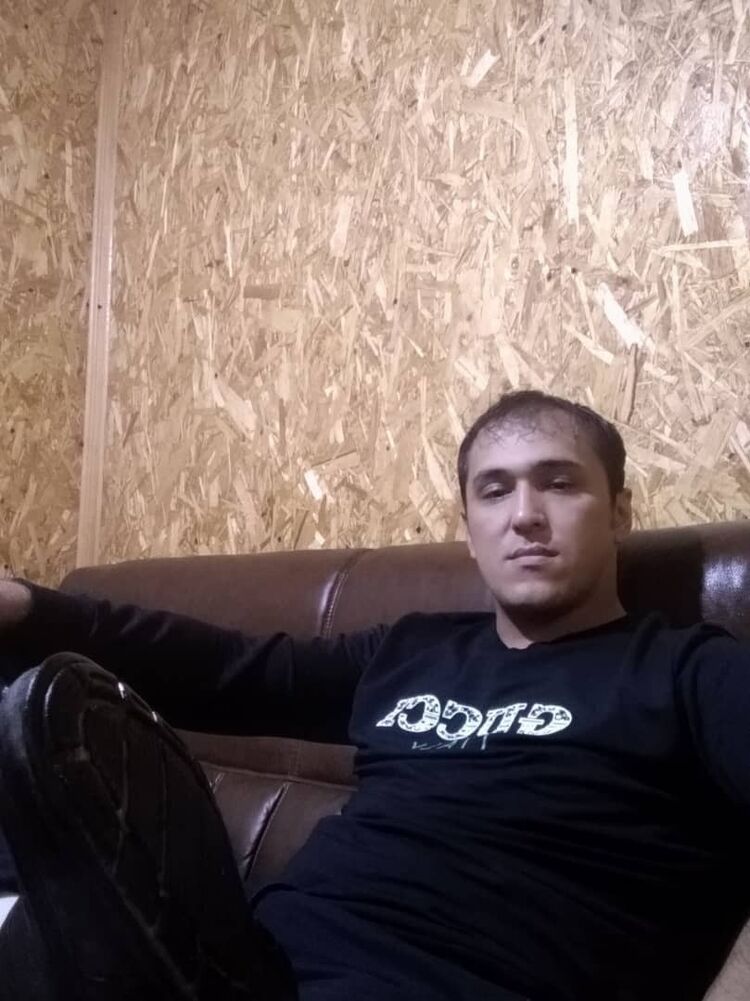  15390335  Shuhrt, 37 ,    