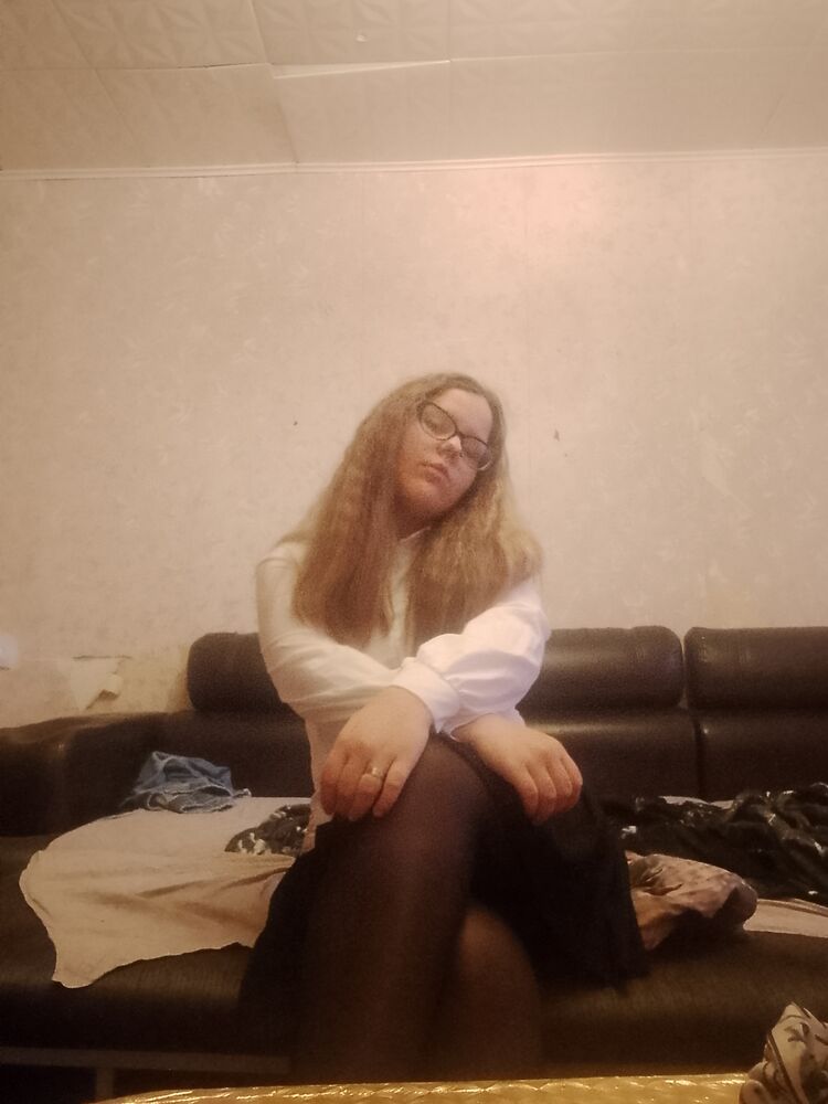  46486635  Veronica, 19 ,    