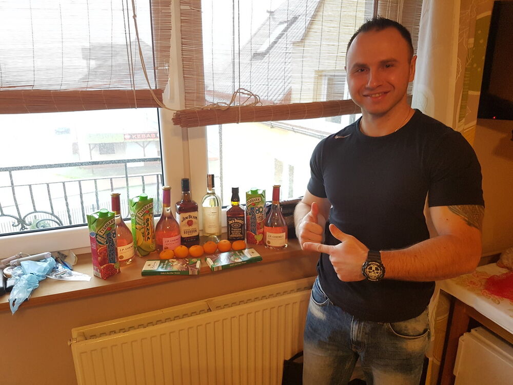  ,   Denis, 45 ,     , c 