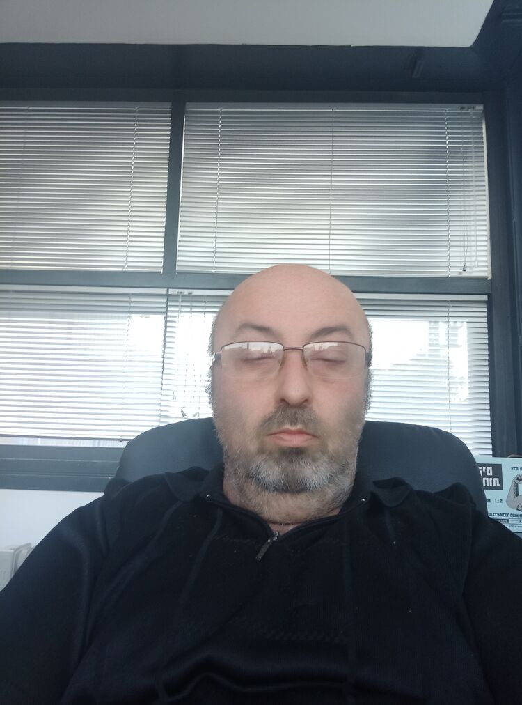  ,   Igor, 44 ,   ,   