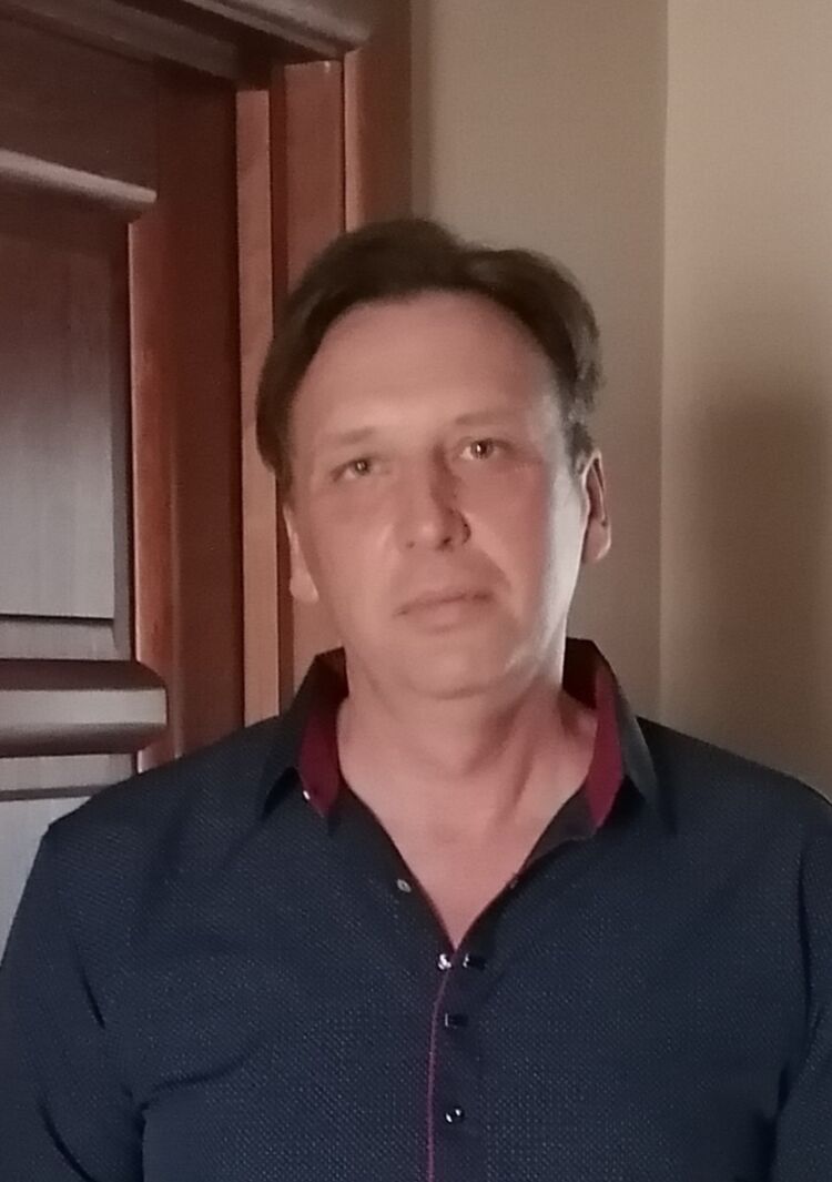  29904065  Oleg, 53 ,    