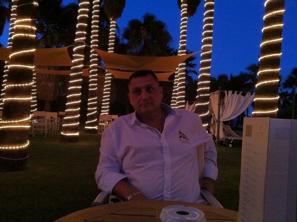  Marbella,   Artur, 49 ,   ,   , c 