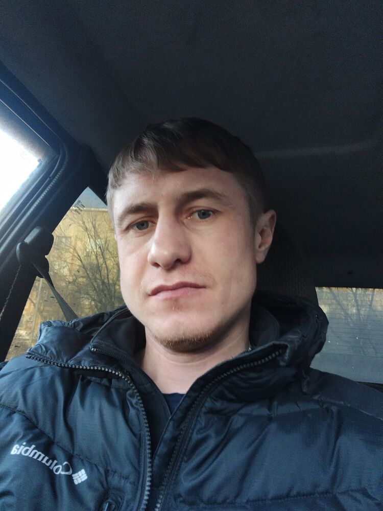 41682155  Sergei, 37 ,    