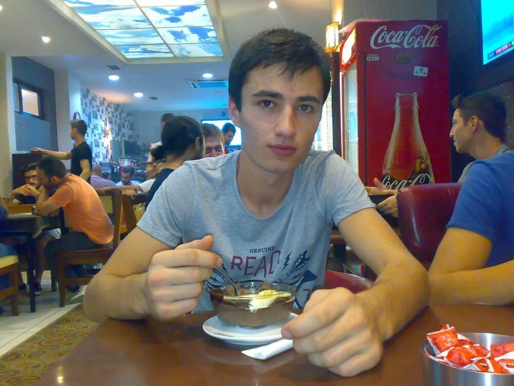  5040635  Gio, 39 ,    