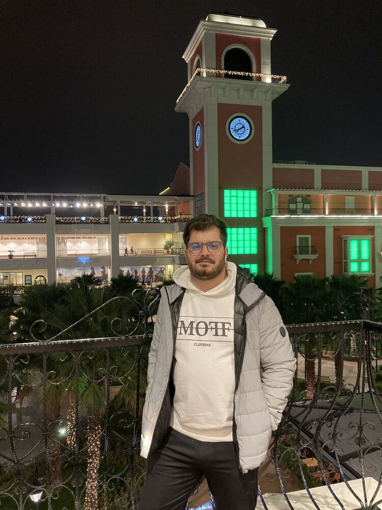  Batman,   Orhan, 32 ,   ,   , c , 