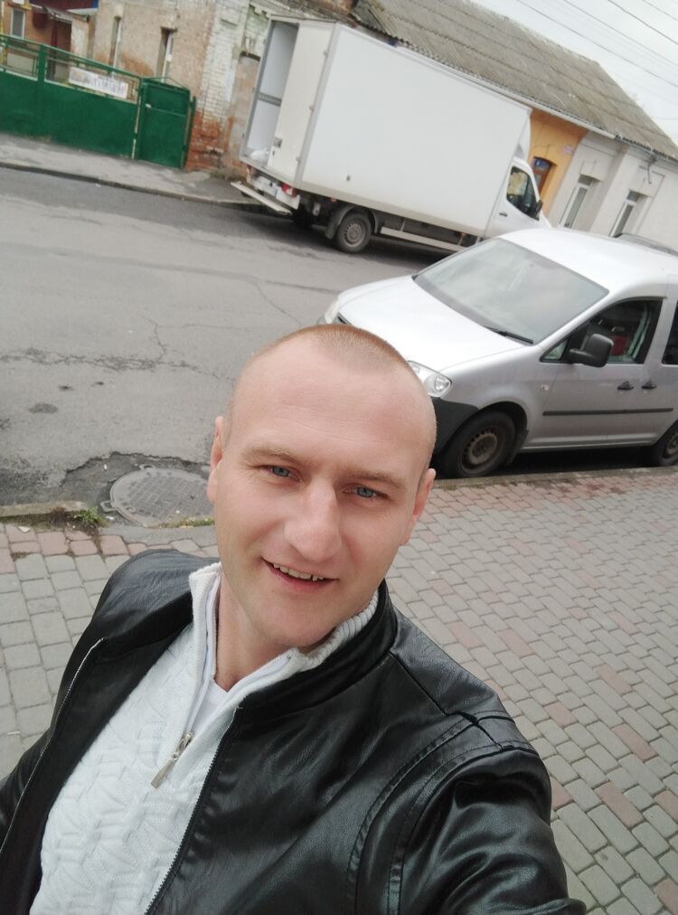  42174875  , 33 ,    