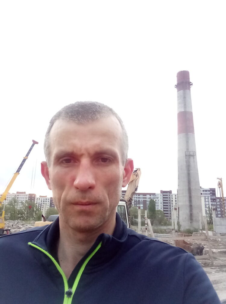  16348915  Igor, 44 ,    