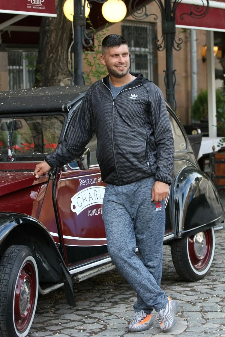  35802205  Dima, 39 ,    