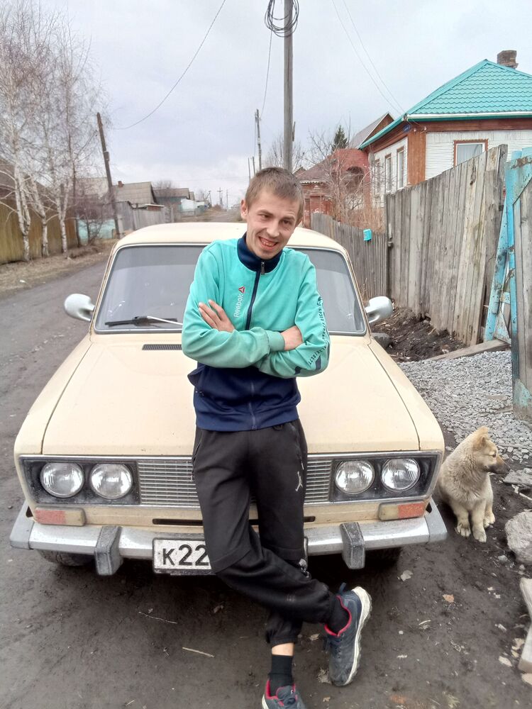  34225315  Anton, 28 ,    