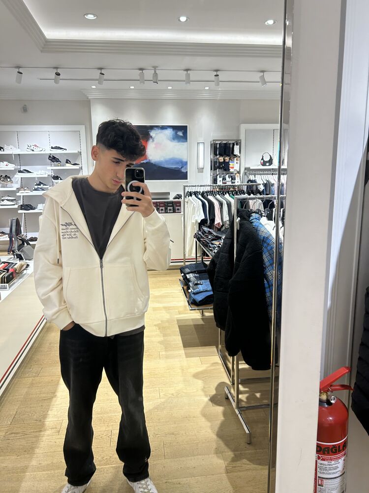  53803065  Talha, 18 ,    Ortakoy