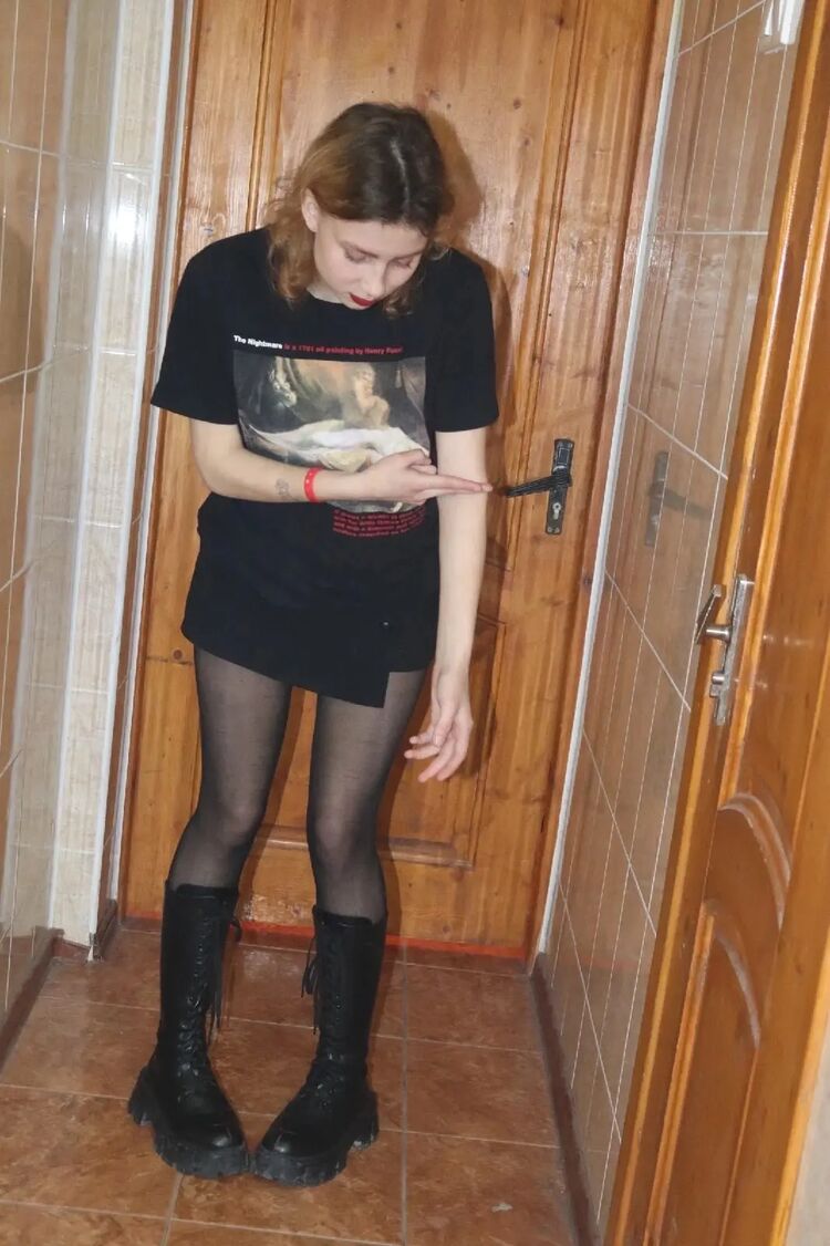  ,   Adelina, 21 ,   ,   , c 