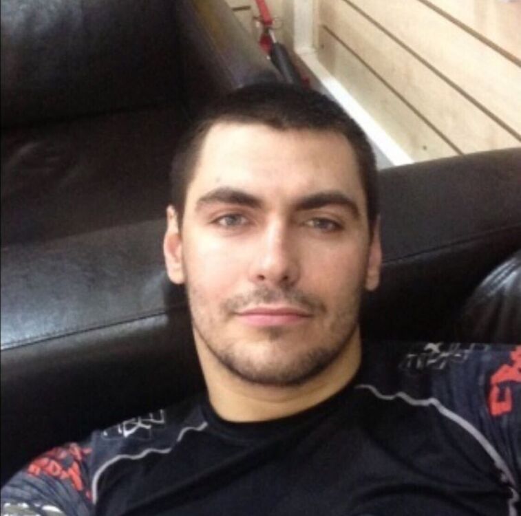  ,   Vlad, 33 ,   ,   , c , 