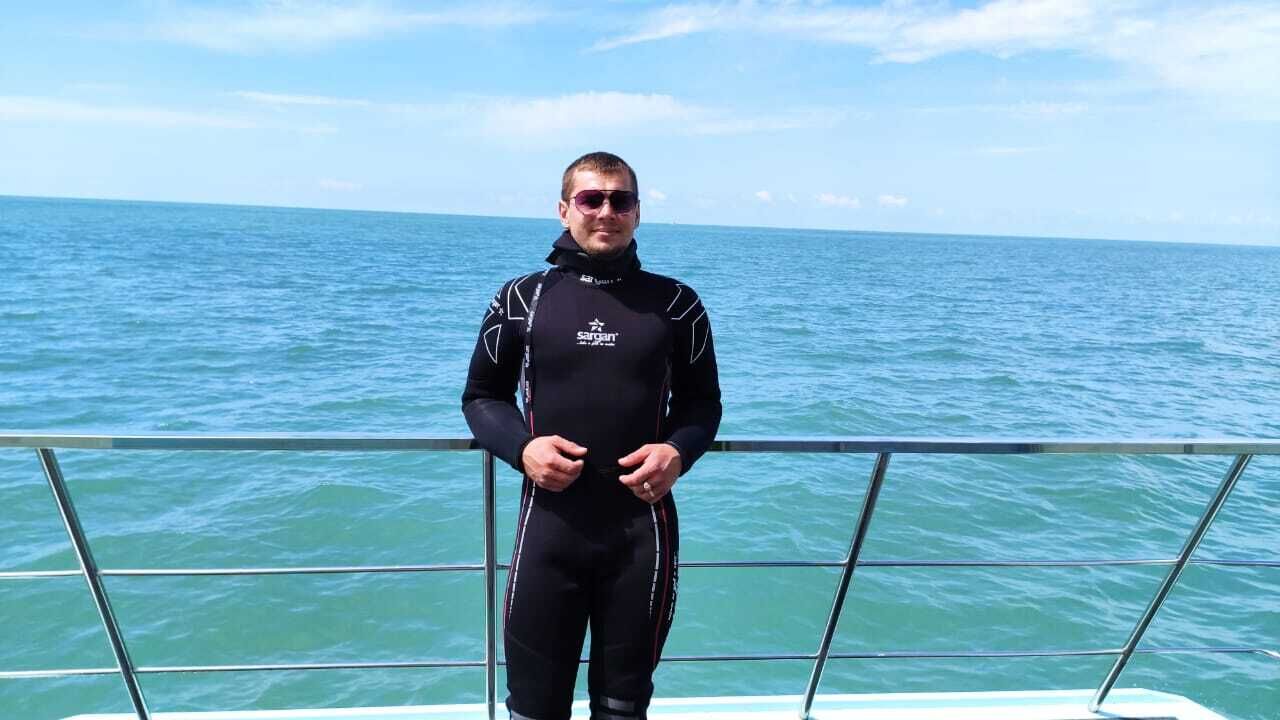  41162285  Vlad, 29 ,    