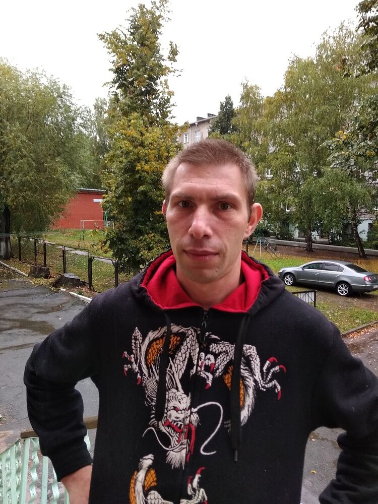  13639165  Evgenii, 42 ,    