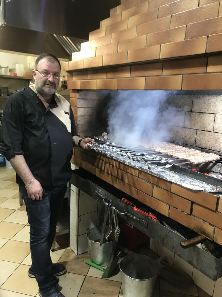  27335565  Misha, 53 ,    