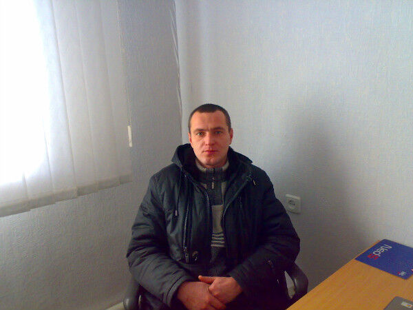  4452995  Boss, 42 ,    