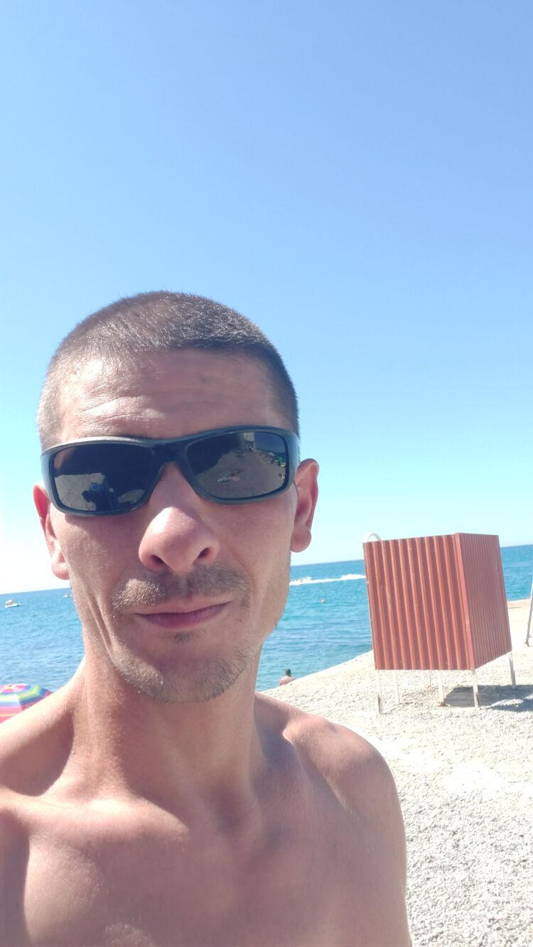  48267085  Ը, 40 ,    