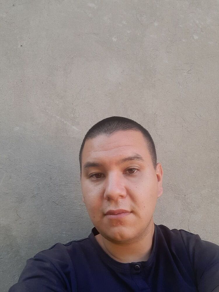  46851405  , 33 ,    
