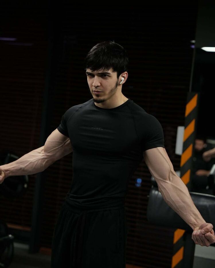  52740935  Javohir, 27 ,    