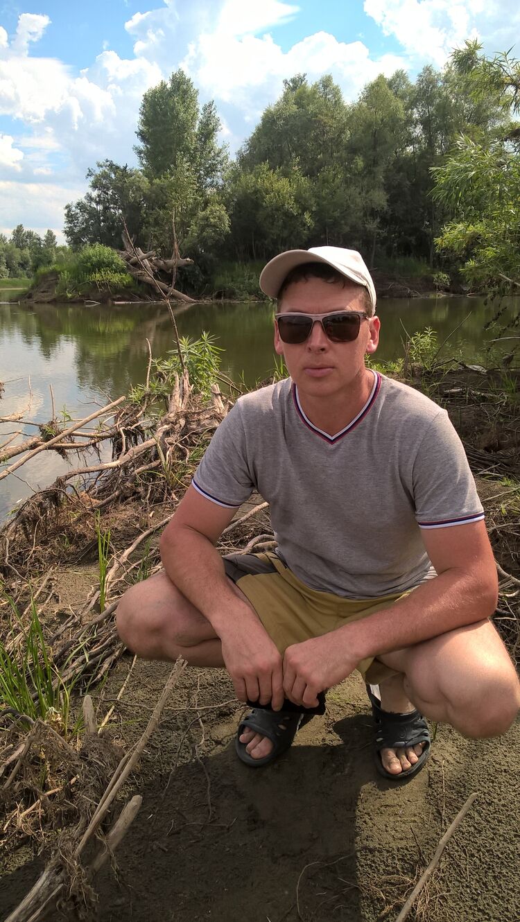  ,   Artem, 44 ,     , c 