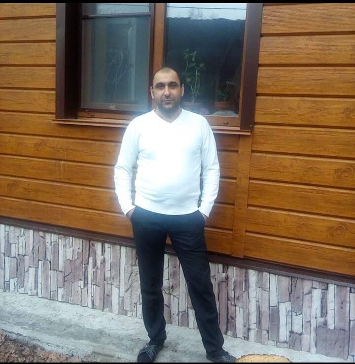  16347465  Armen, 44 ,    