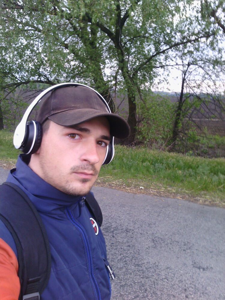  ,   Yan, 33 ,   