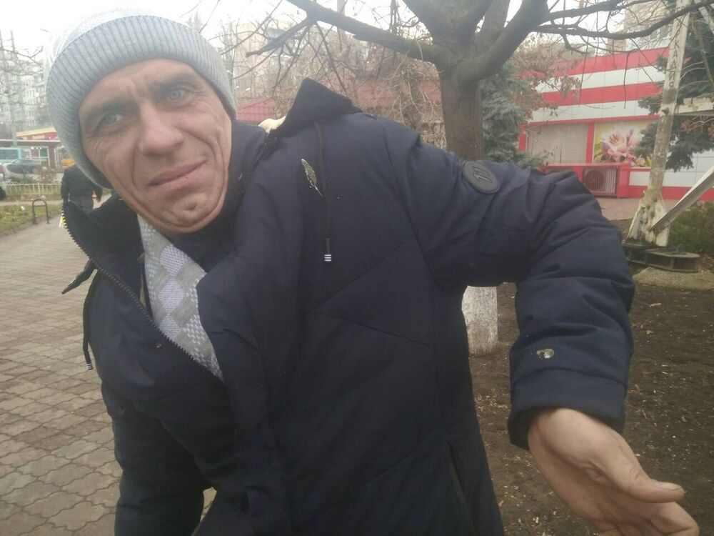  ,   Valerii, 49 ,   ,   , c 