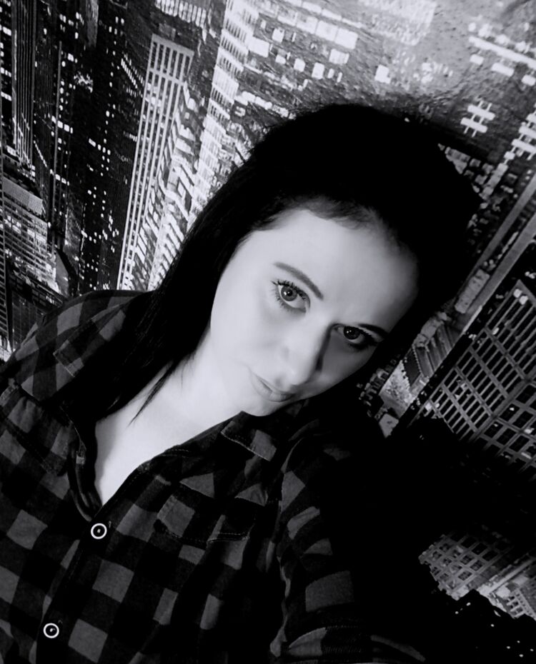  41796995  Maria, 31 ,    
