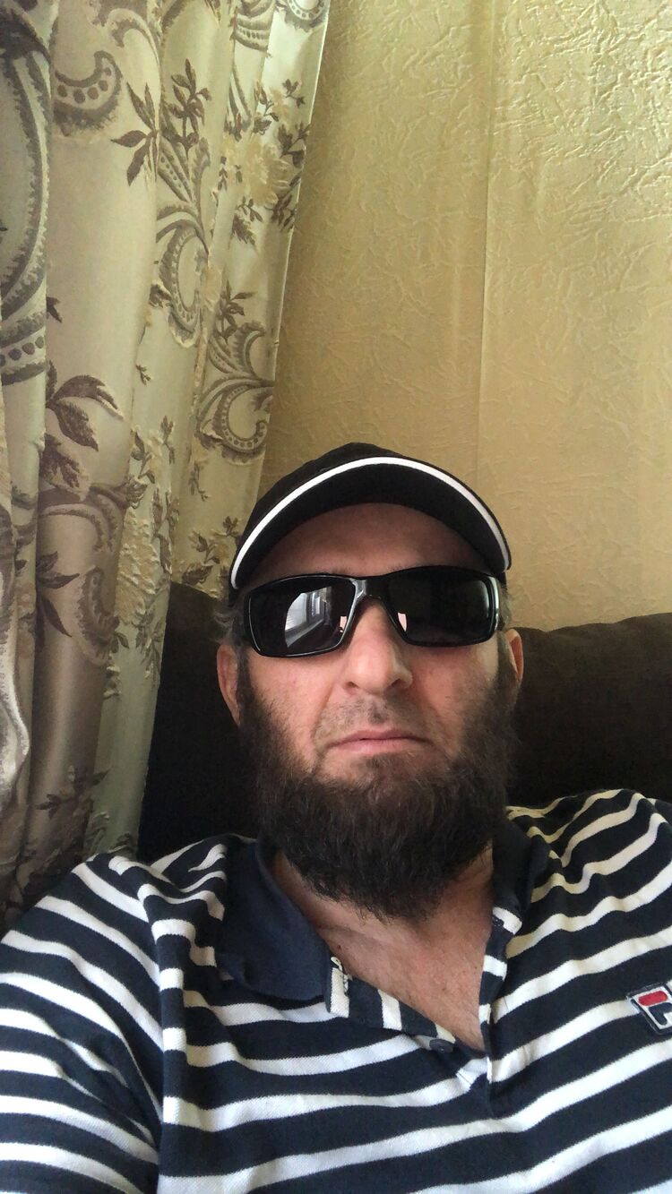  38971975  Sultan, 42 ,    