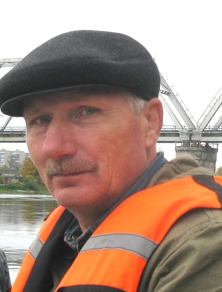  46776165  Sergey, 70 ,    