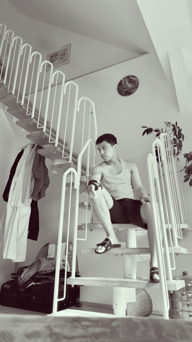  Wolfsgraben,   Bakhtiyor, 20 ,   ,   