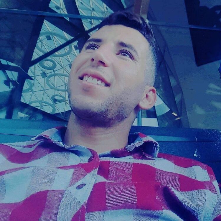  26452095  Zakaria, 31 ,    