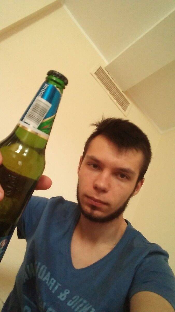  10945655  Artur, 34 ,    