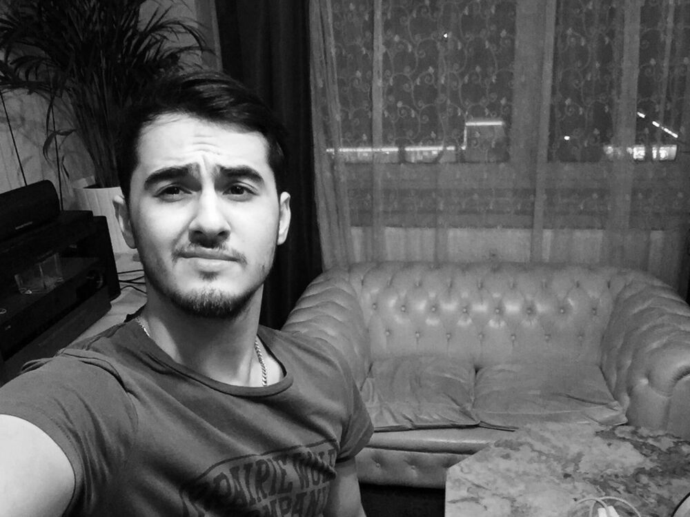  7456705  Oskar, 32 ,    
