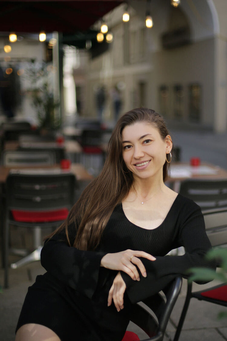  Kleinwarasdorf,   Myroslava, 28 ,   ,   , c 